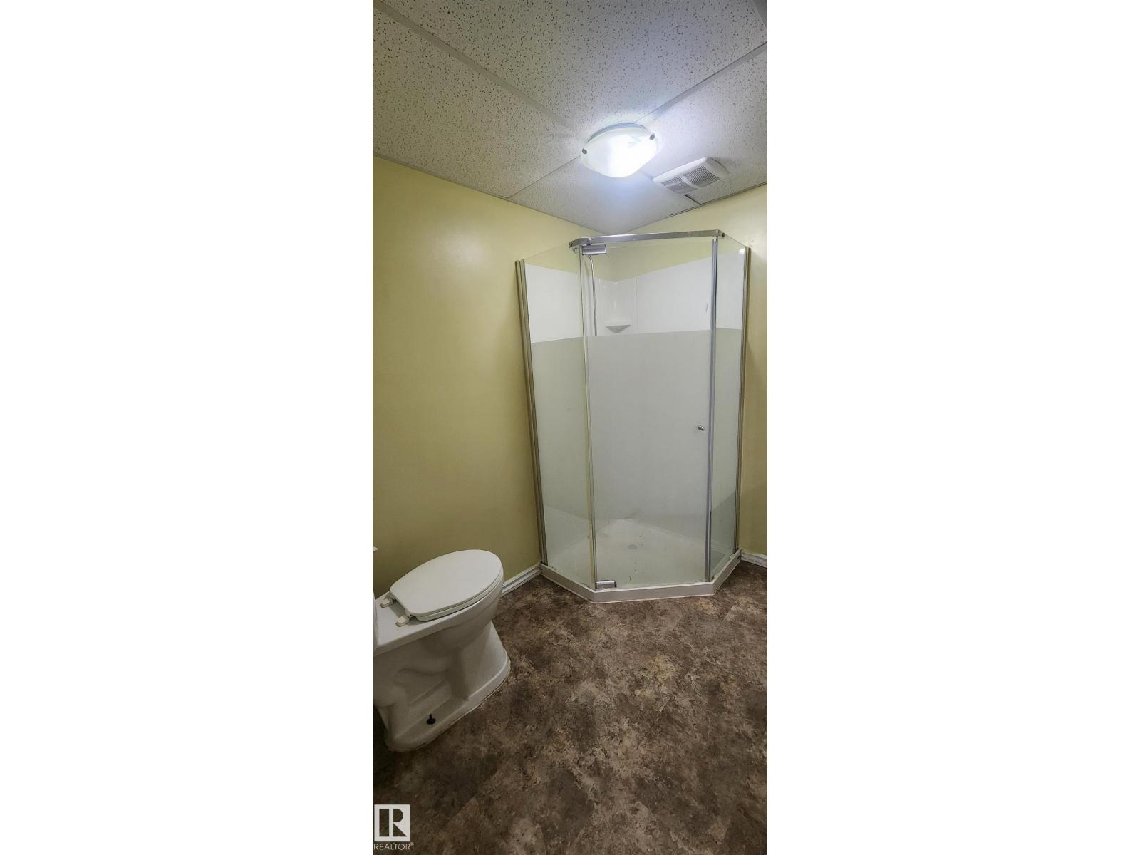 9740 - 109 ST - 17