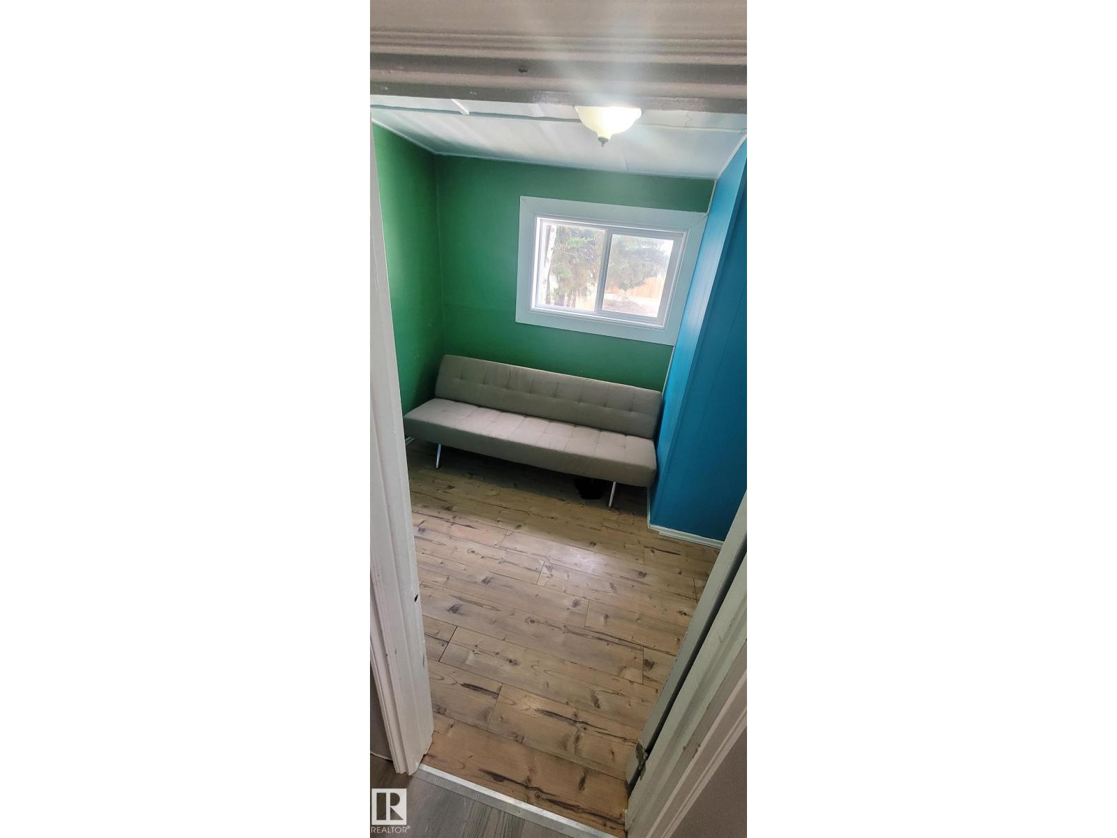 9740 - 109 ST - 13