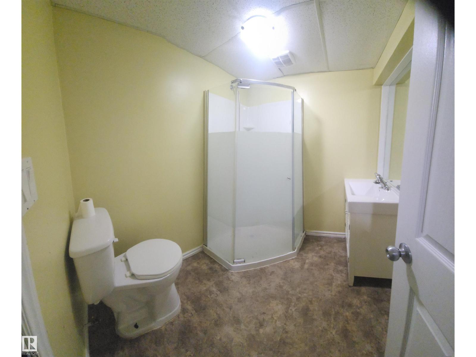 9740 - 109 ST - 18