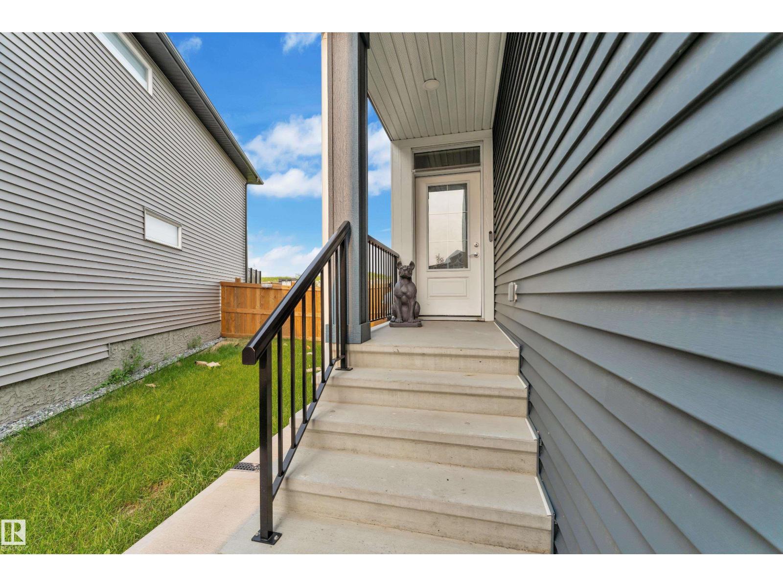 3003 4 ST NW - 3