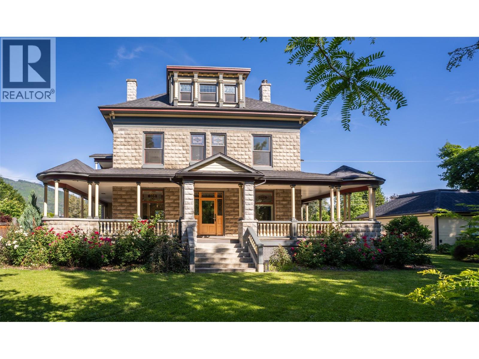 805 & 815 Mackenzie Avenue - 1