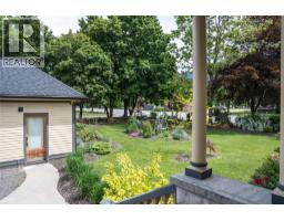 Full ensuite bathroom - 805 & 815 Mackenzie Avenue, Revelstoke, BC V0E2S0 Photo 16