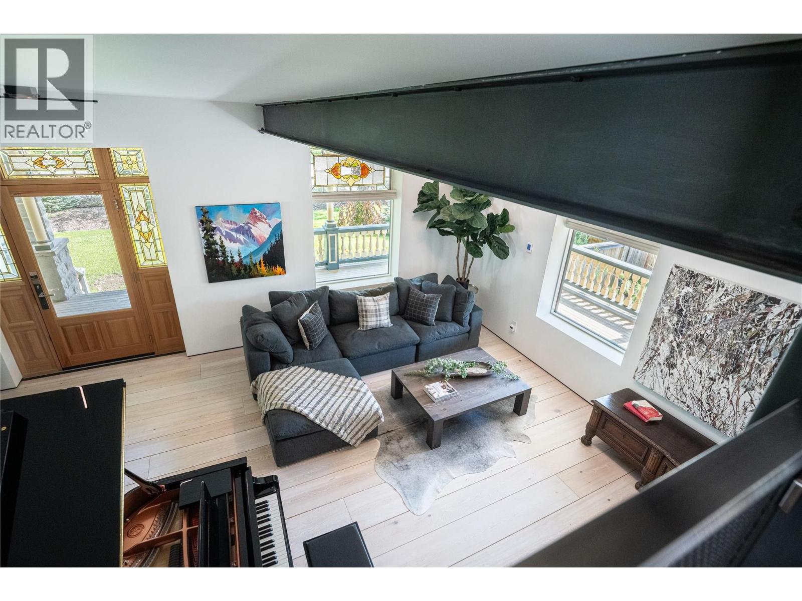 805 & 815 Mackenzie Avenue - 30