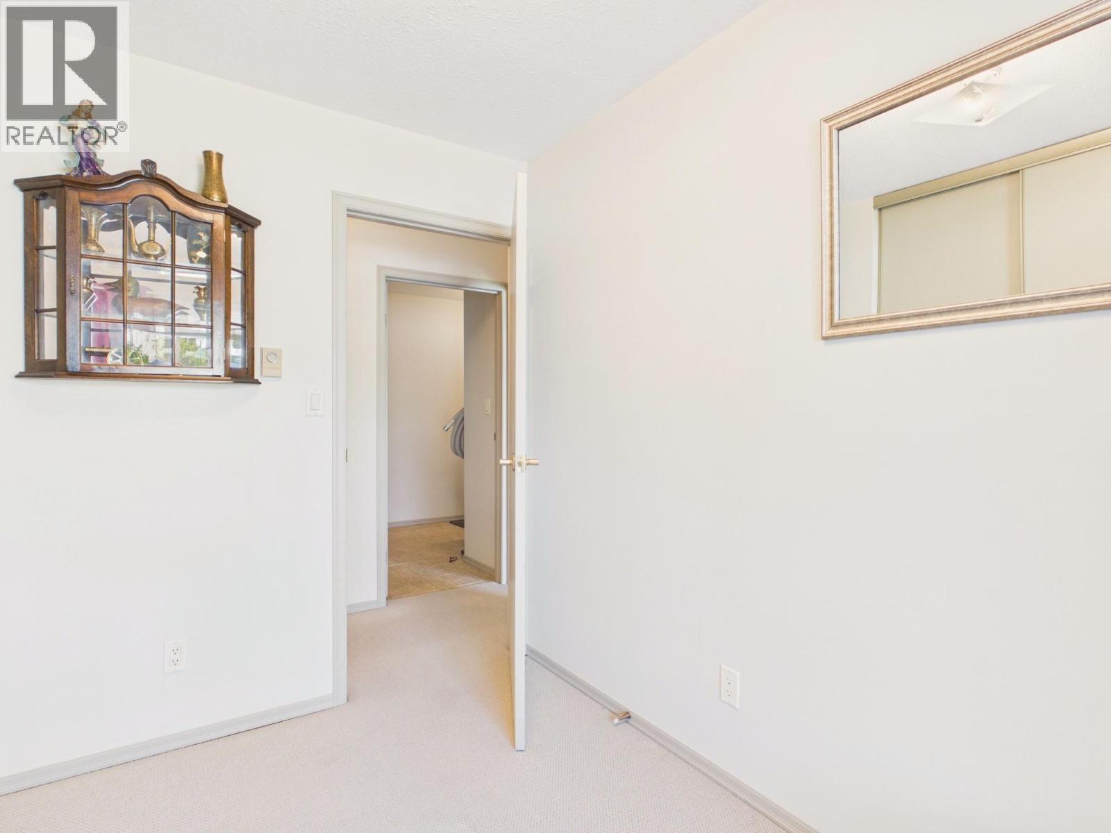 #5 8010 VEDETTE Drive - 17
