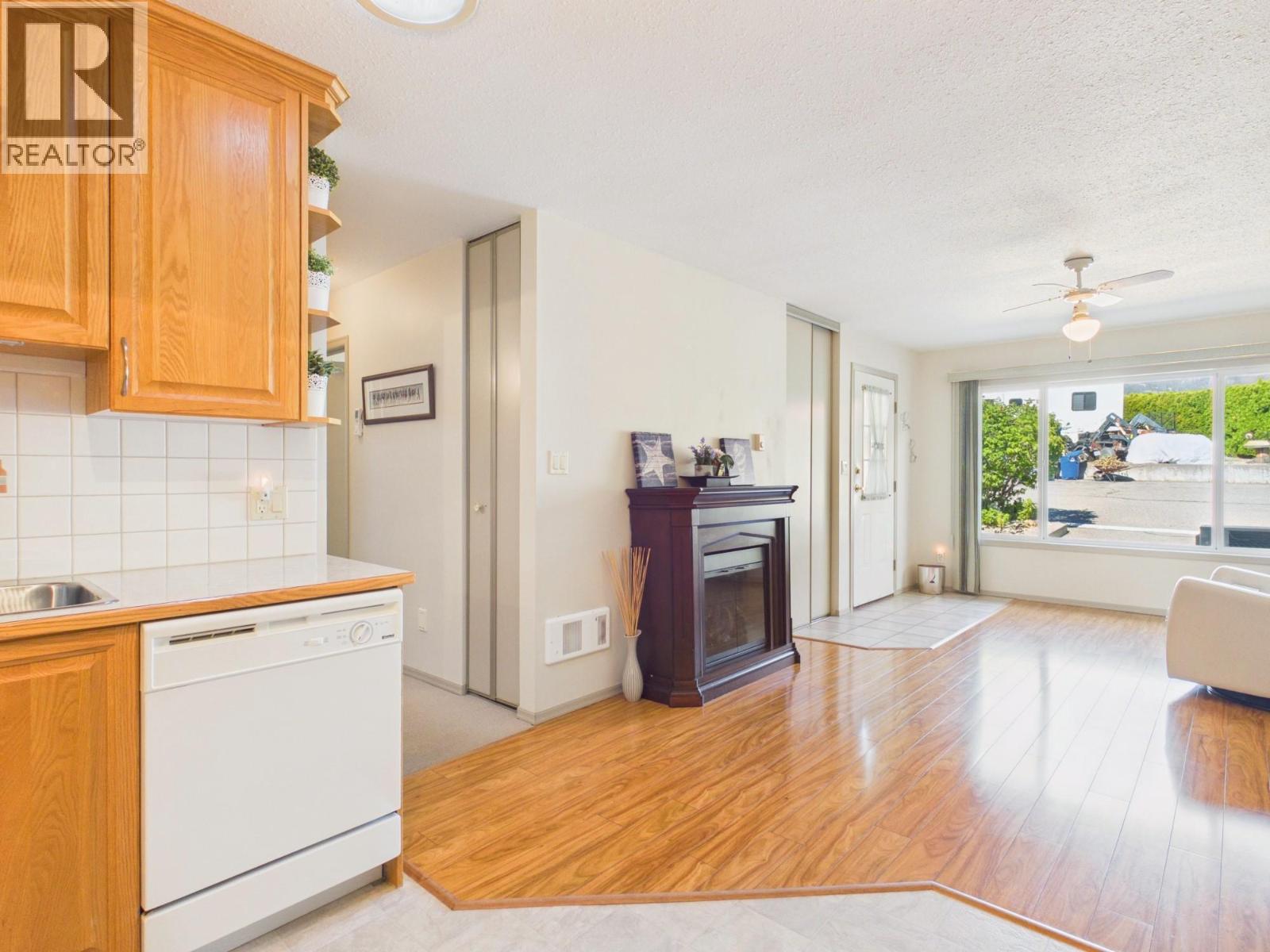 #5 8010 VEDETTE Drive - 12