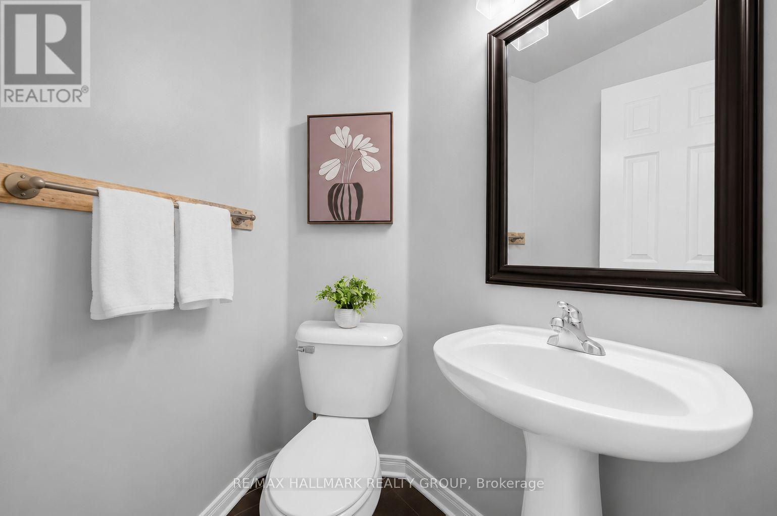 3 Bed, 2 Bath House for Sale in Ottawa – 433 LAWLER CRESCENT, Ottawa – MLS# X13543516 - Image 15