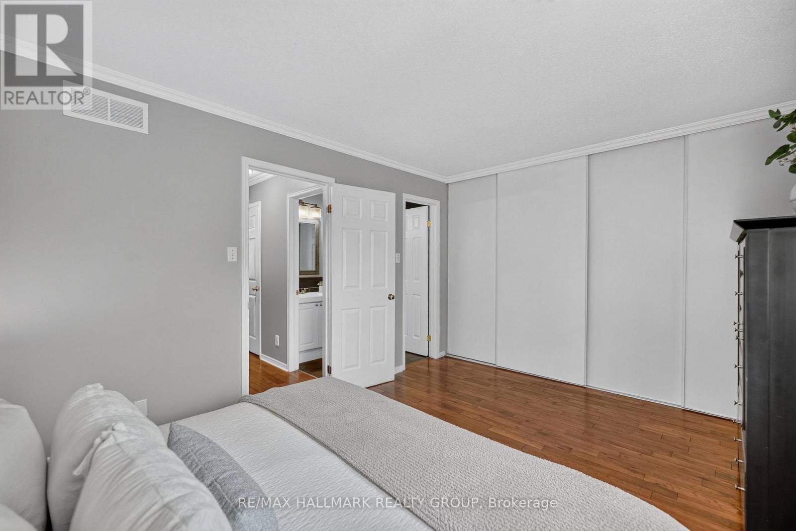 3 Bed, 2 Bath House for Sale in Ottawa – 433 LAWLER CRESCENT, Ottawa – MLS# X13543516 - Image 17