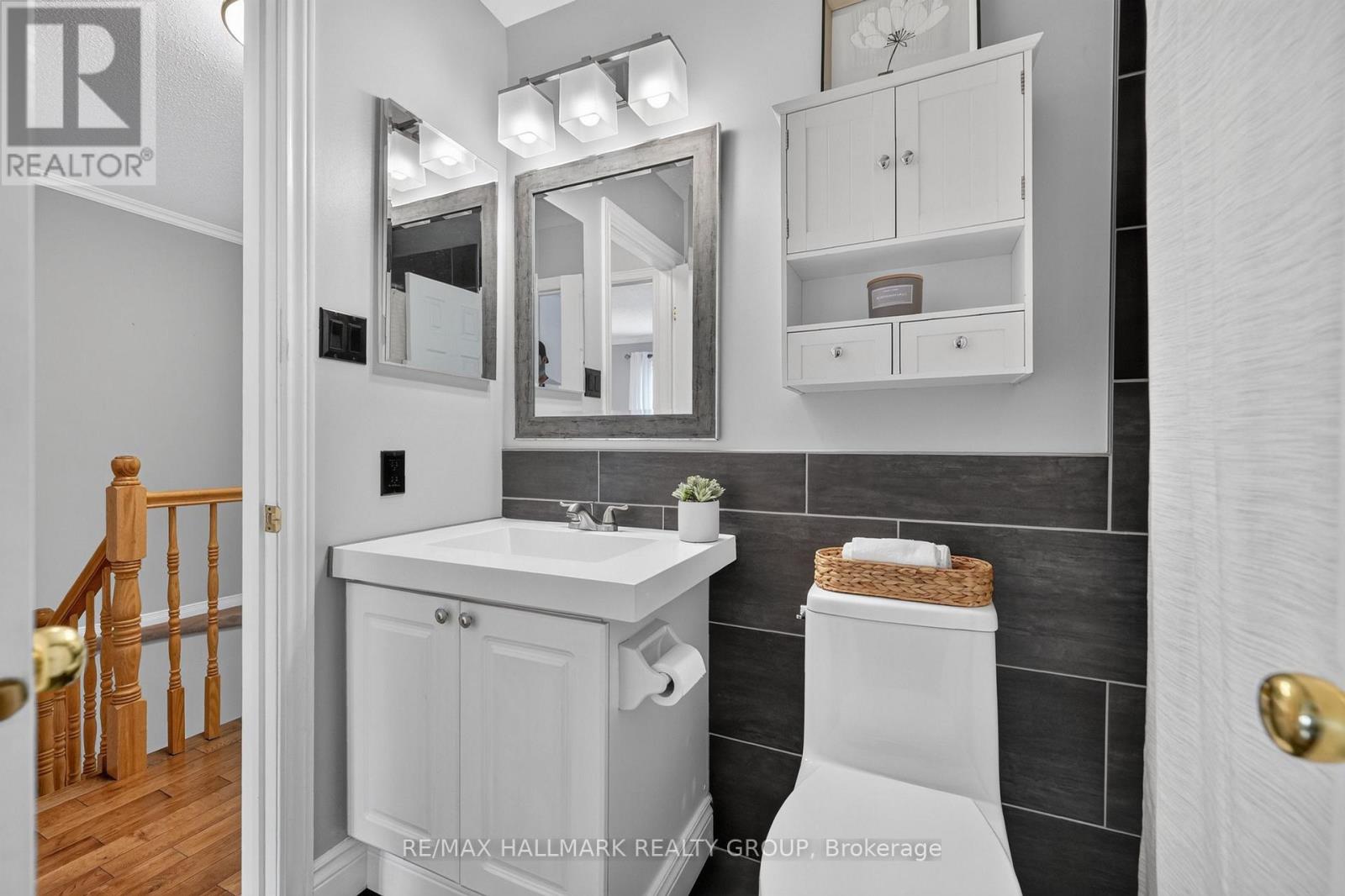 3 Bed, 2 Bath House for Sale in Ottawa – 433 LAWLER CRESCENT, Ottawa – MLS# X13543516 - Image 18