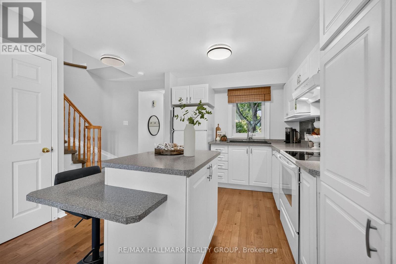 3 Bed, 2 Bath House for Sale in Ottawa – 433 LAWLER CRESCENT, Ottawa – MLS# X13543516 - Image 6