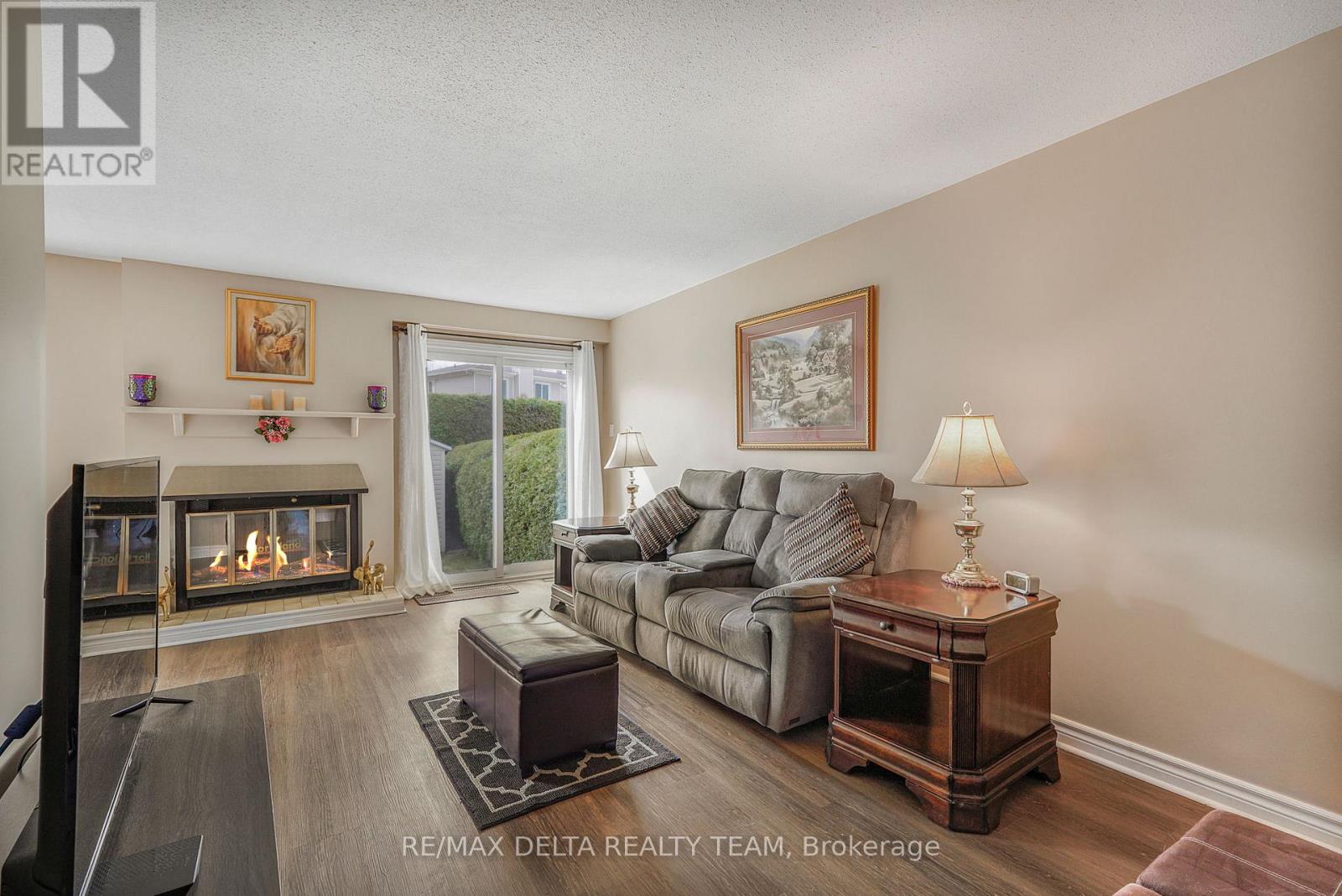 6043 VALLEY FIELD CRESCENT - 6