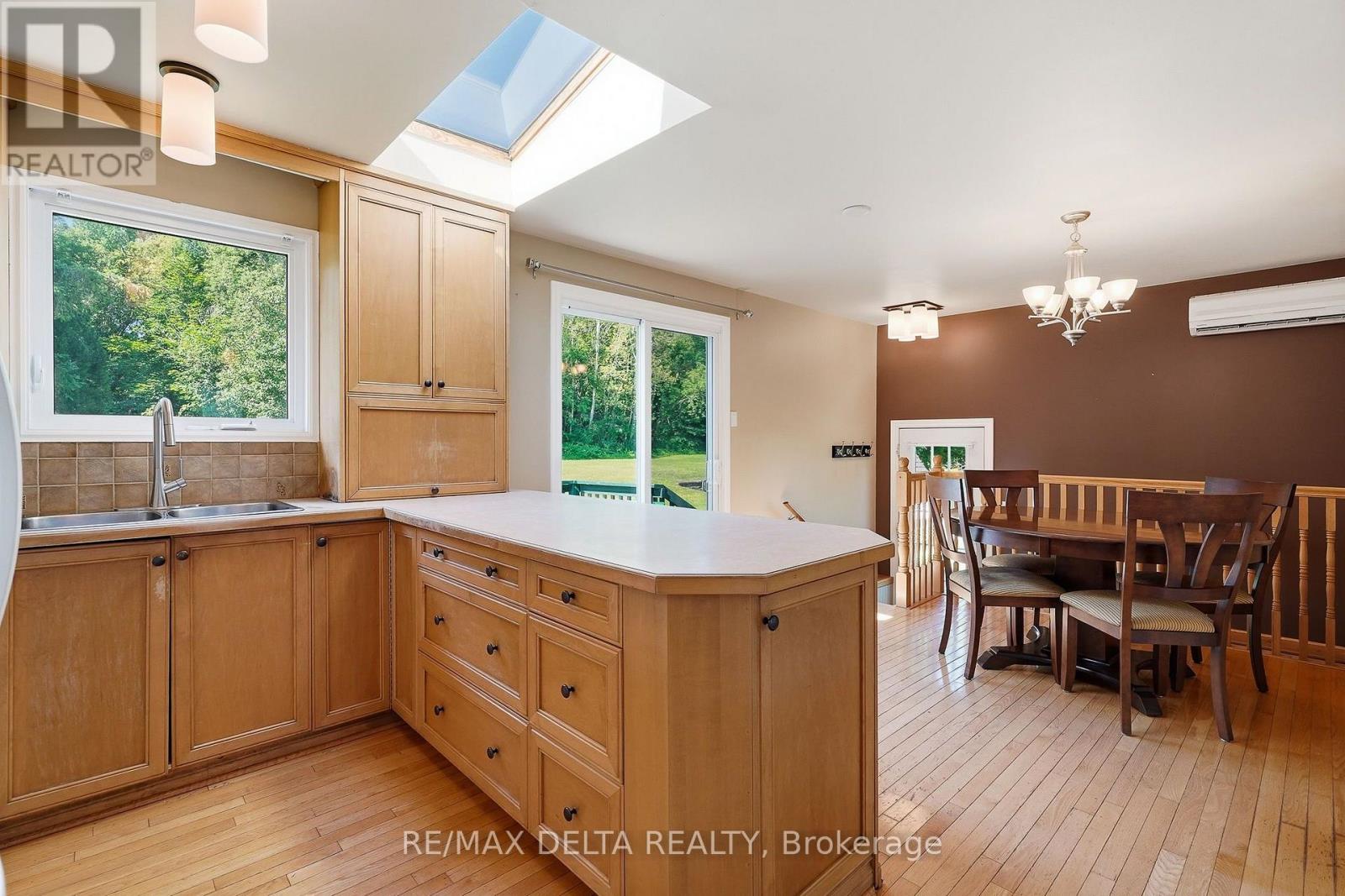 105 FOURNIER STREET - 10