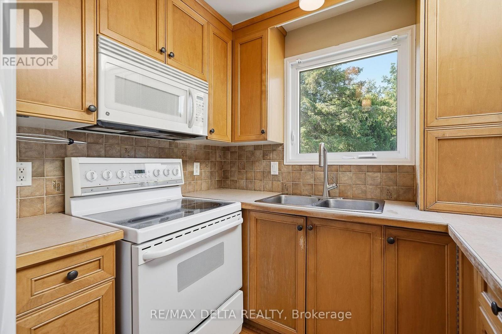 105 FOURNIER STREET - 8