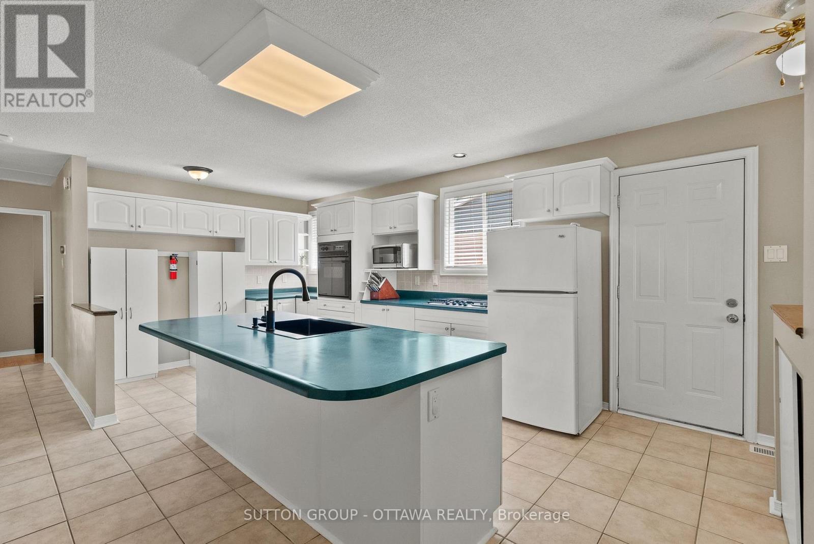 20 SPEARMAN LANE, Ottawa. Luxury613. By Peter Sagos - Image 6