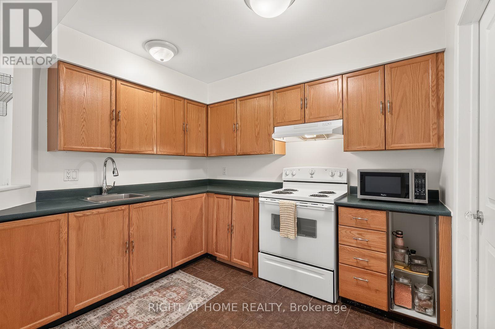 2 Bed, 2 Bath House for Sale in Ottawa – 15 – 6B SHEHYN LANE, Ottawa – MLS# X13543616 - Image 9