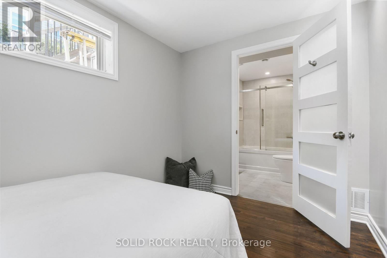 55 WOODWARD STREET - 23