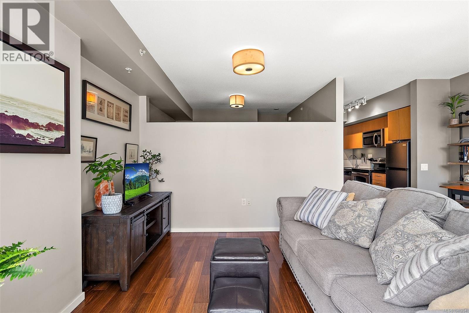 #404 834 Johnson St - 10