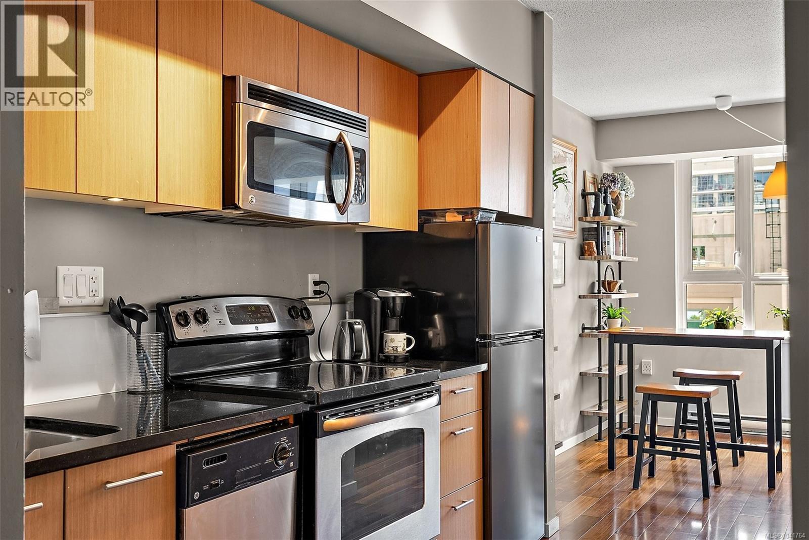 #404 834 Johnson St - 14
