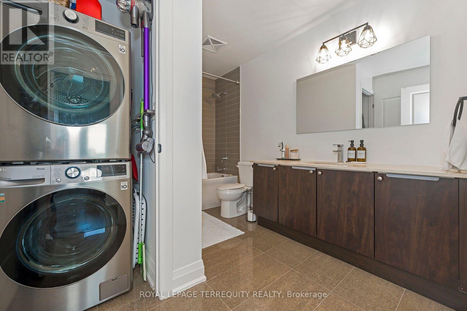 #709 12 WOODSTREAM BOULEVARD - 22