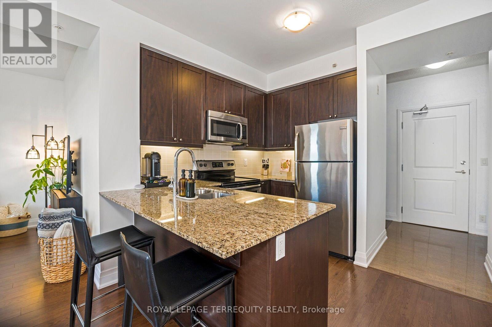 #709 12 WOODSTREAM BOULEVARD - 6