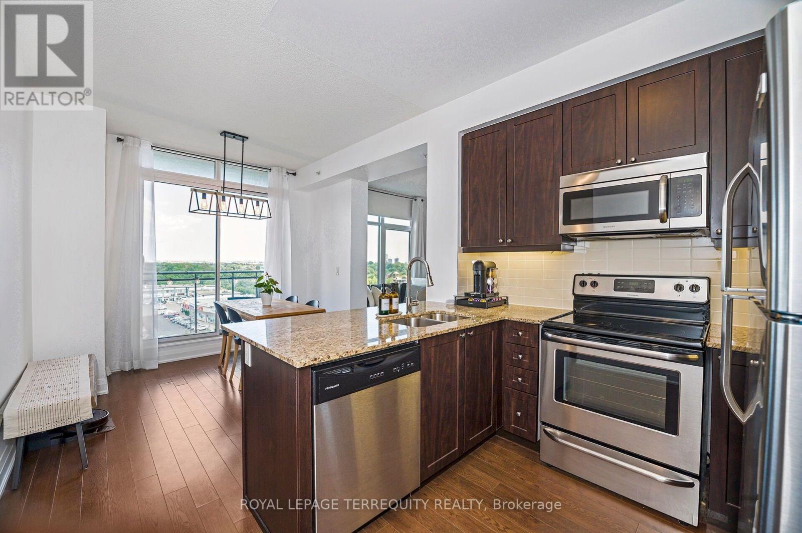 #709 12 WOODSTREAM BOULEVARD - 8