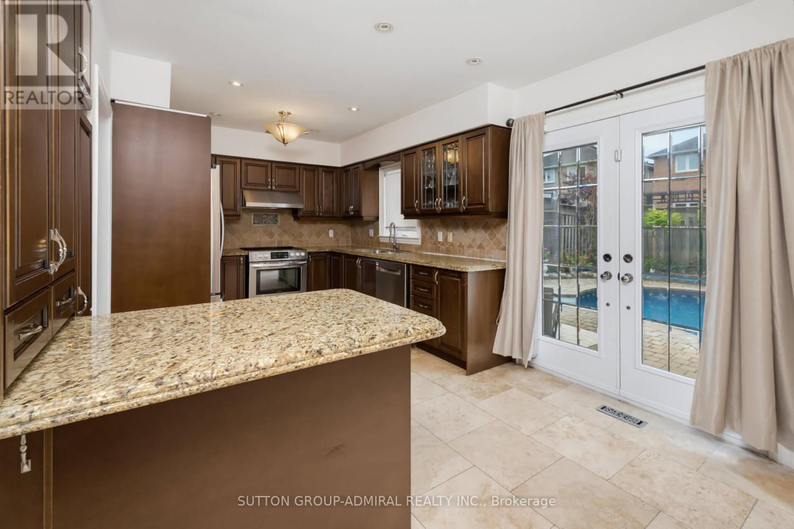 27 PINE HOLLOW CRESCENT - 11