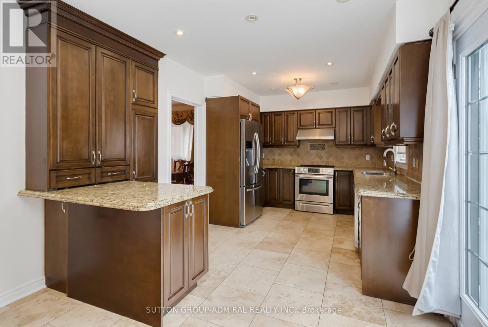 27 PINE HOLLOW CRESCENT - 12