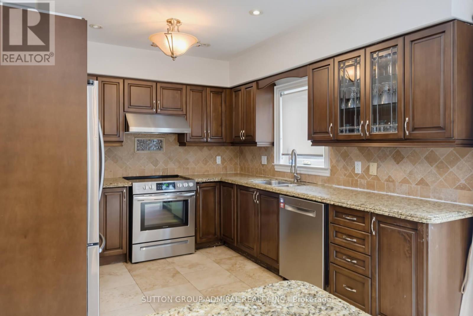 27 PINE HOLLOW CRESCENT - 13
