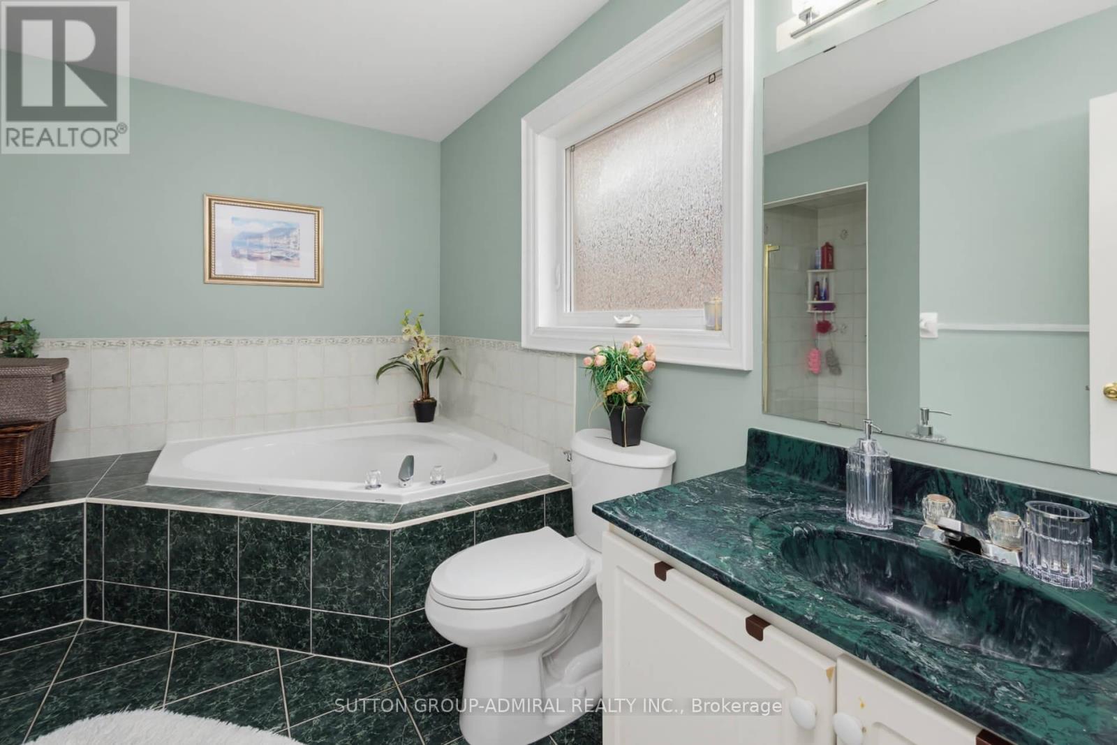 27 PINE HOLLOW CRESCENT - 19