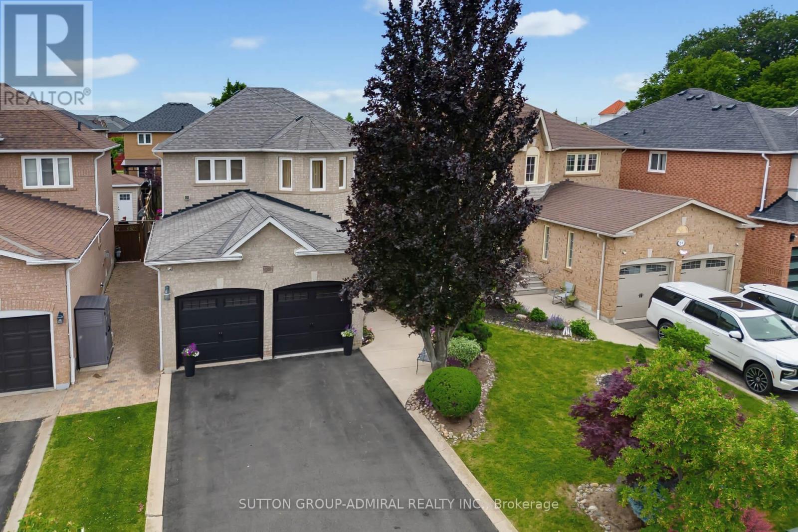 27 PINE HOLLOW CRESCENT - 2