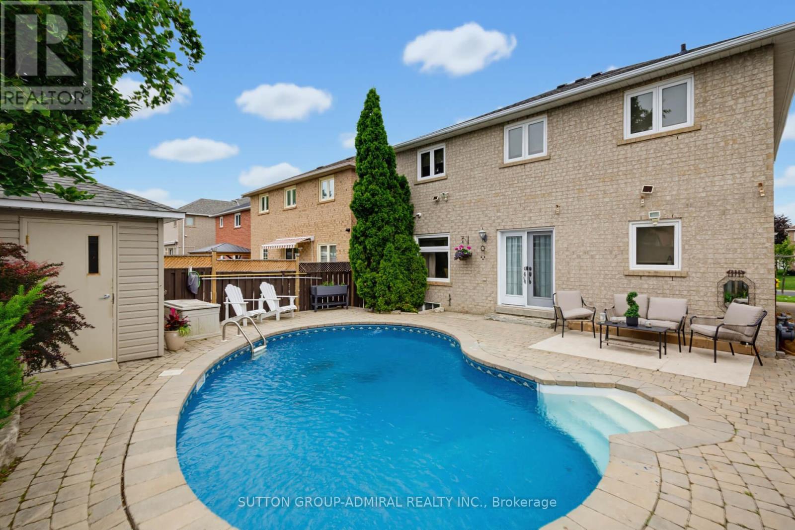 27 PINE HOLLOW CRESCENT - 27