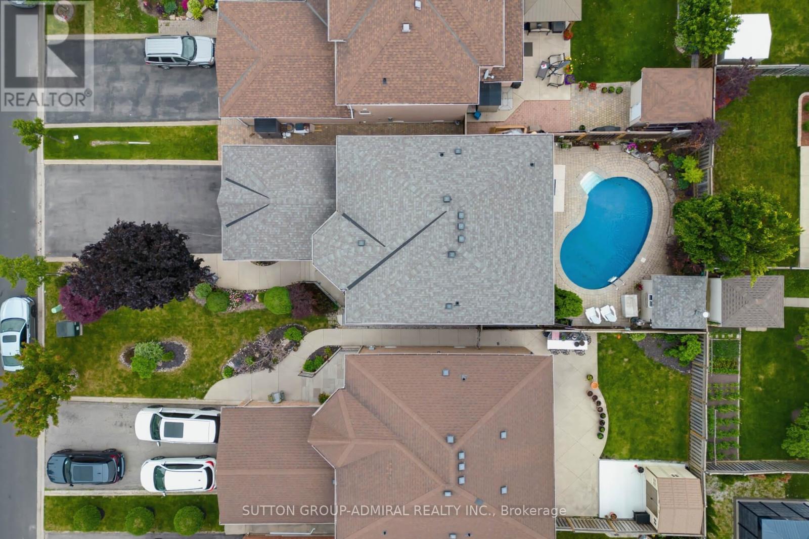 27 PINE HOLLOW CRESCENT - 30