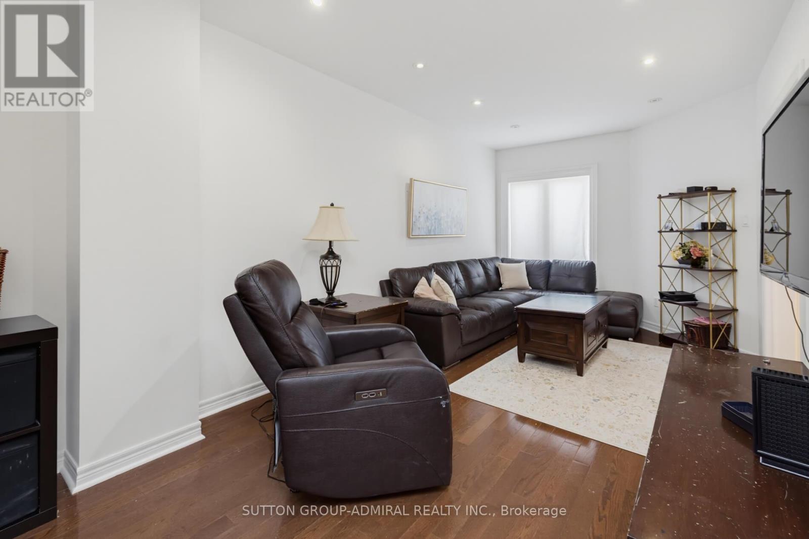 27 PINE HOLLOW CRESCENT - 6