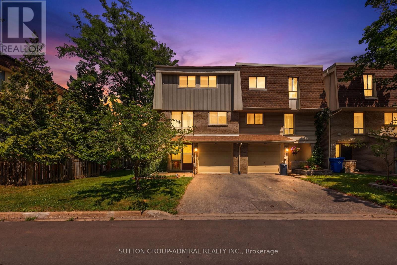 #7 45 POPLAR CRESCENT N - 1