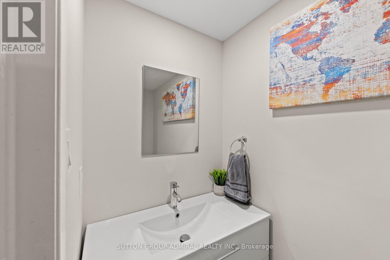 #7 45 POPLAR CRESCENT N - 10