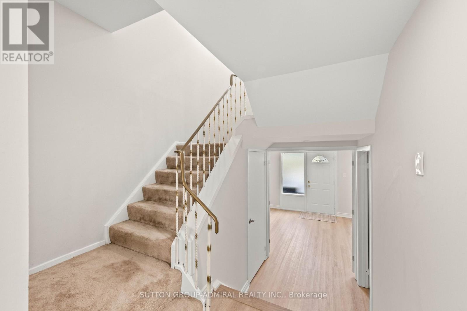 #7 45 POPLAR CRESCENT N - 11
