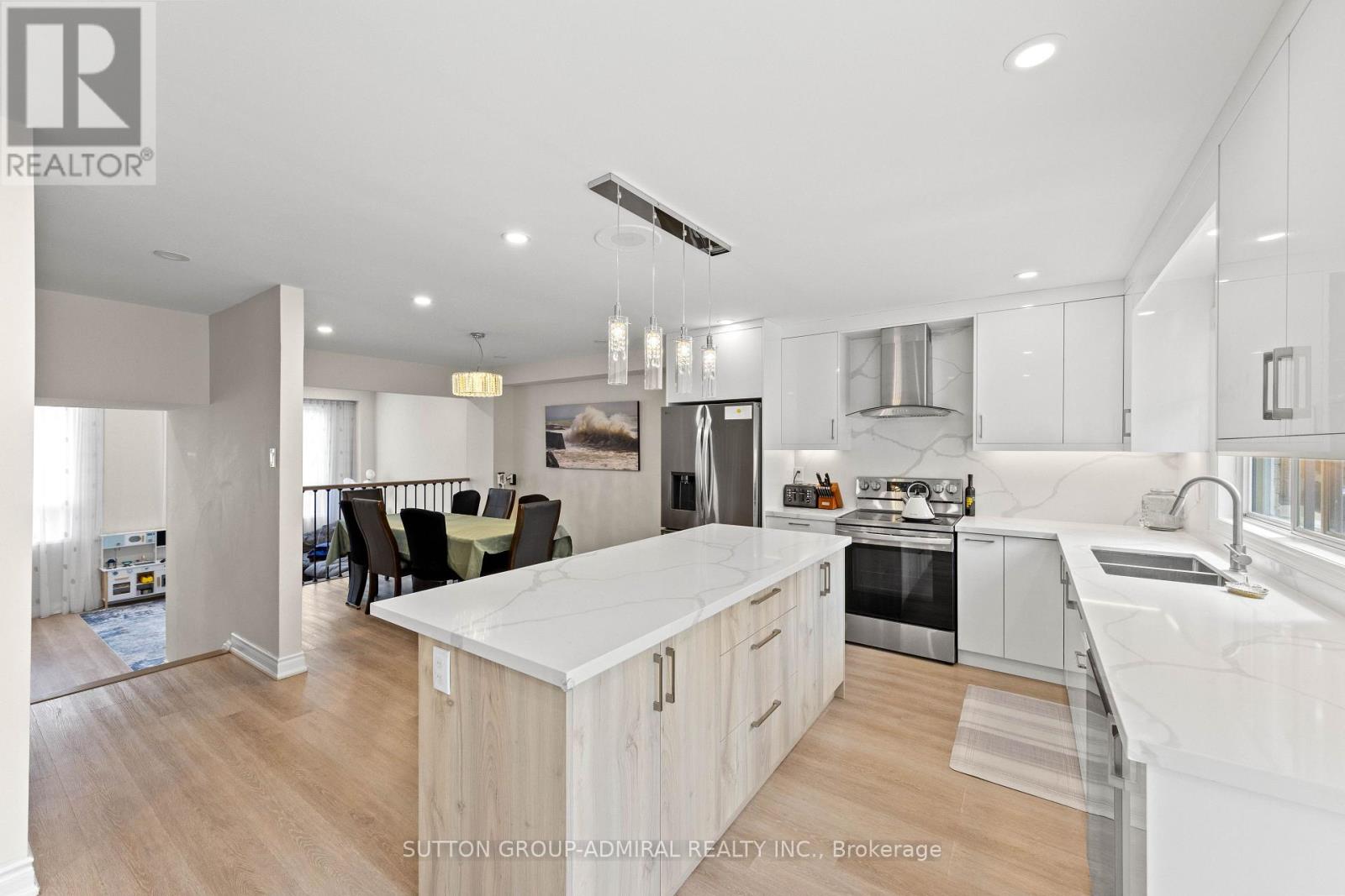 #7 45 POPLAR CRESCENT N - 28