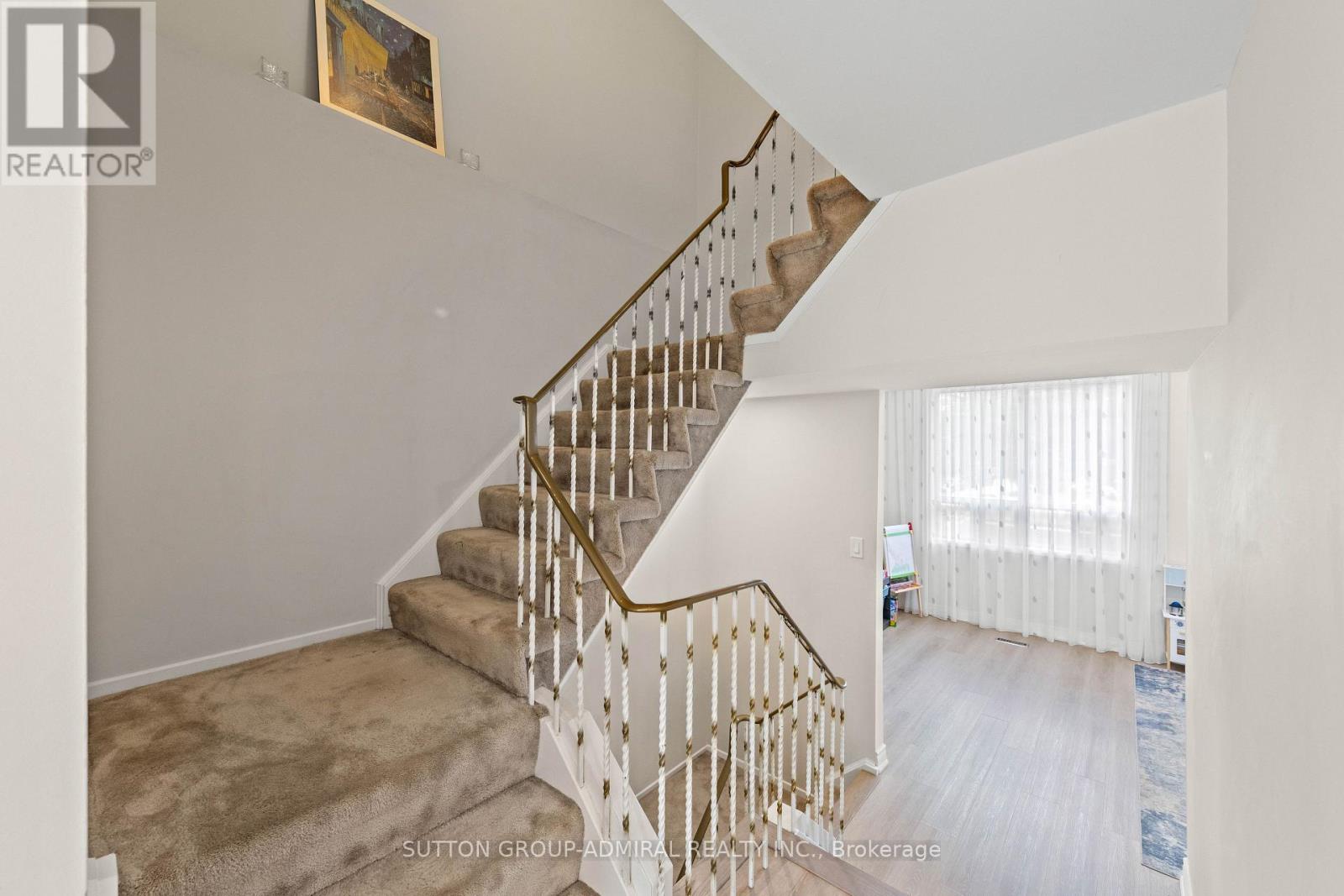 #7 45 POPLAR CRESCENT N - 32