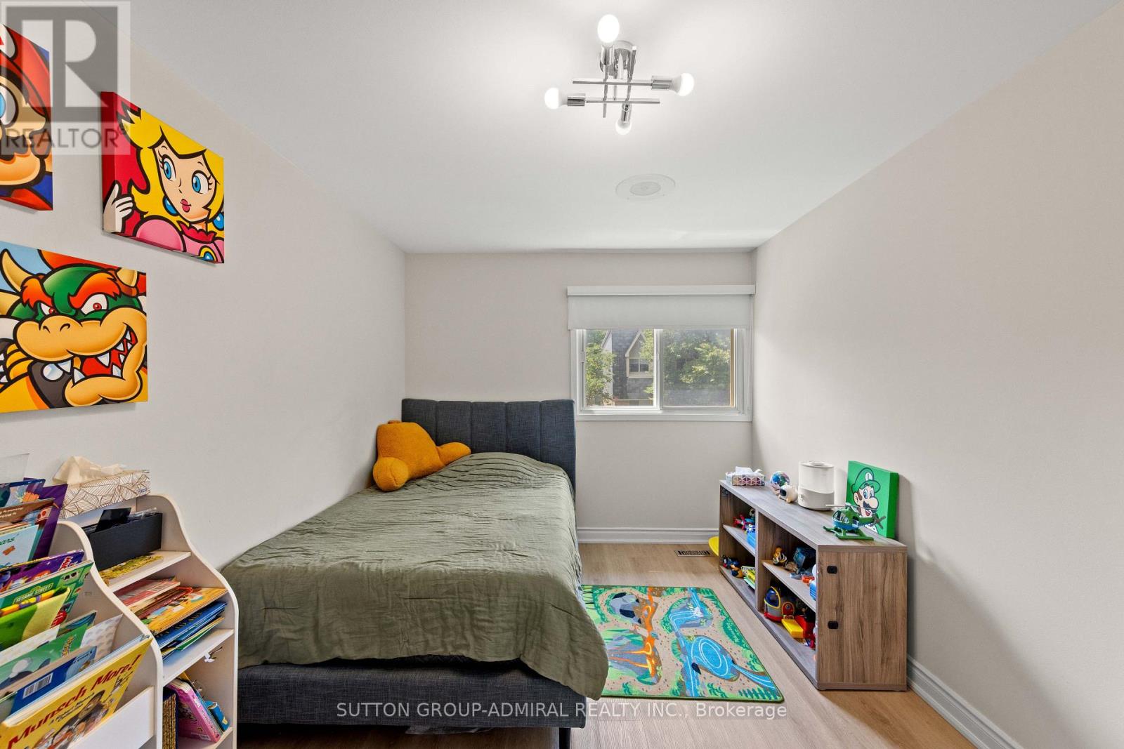 #7 45 POPLAR CRESCENT N - 40