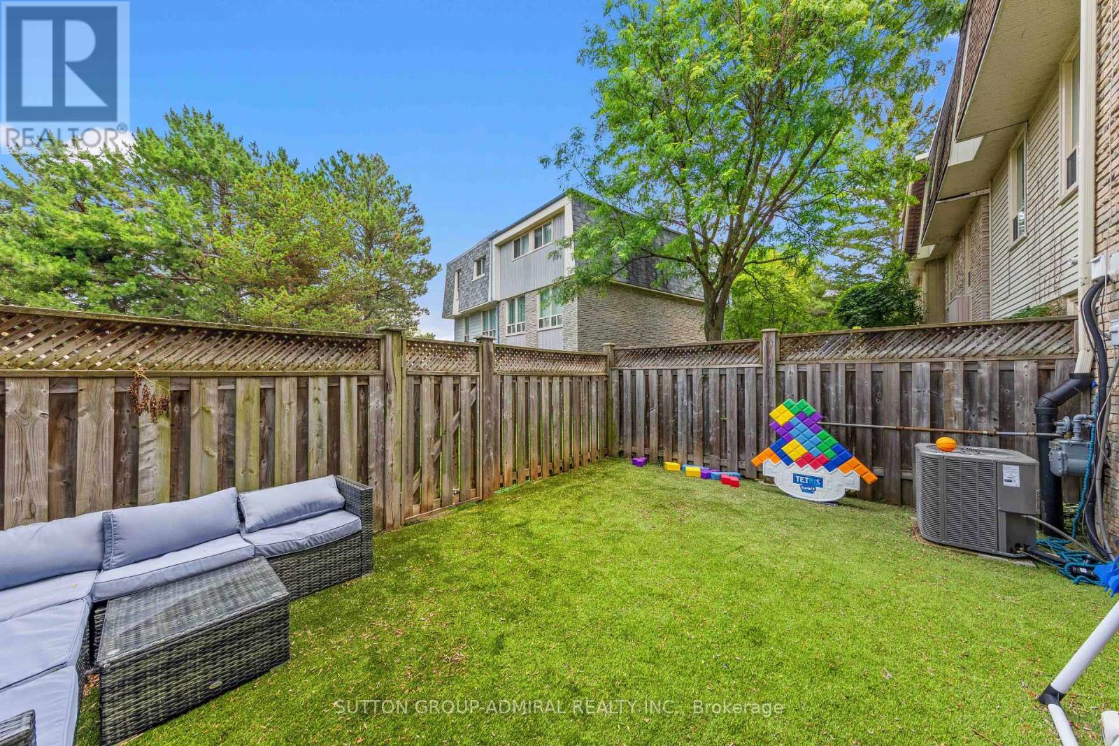 #7 45 POPLAR CRESCENT N - 46