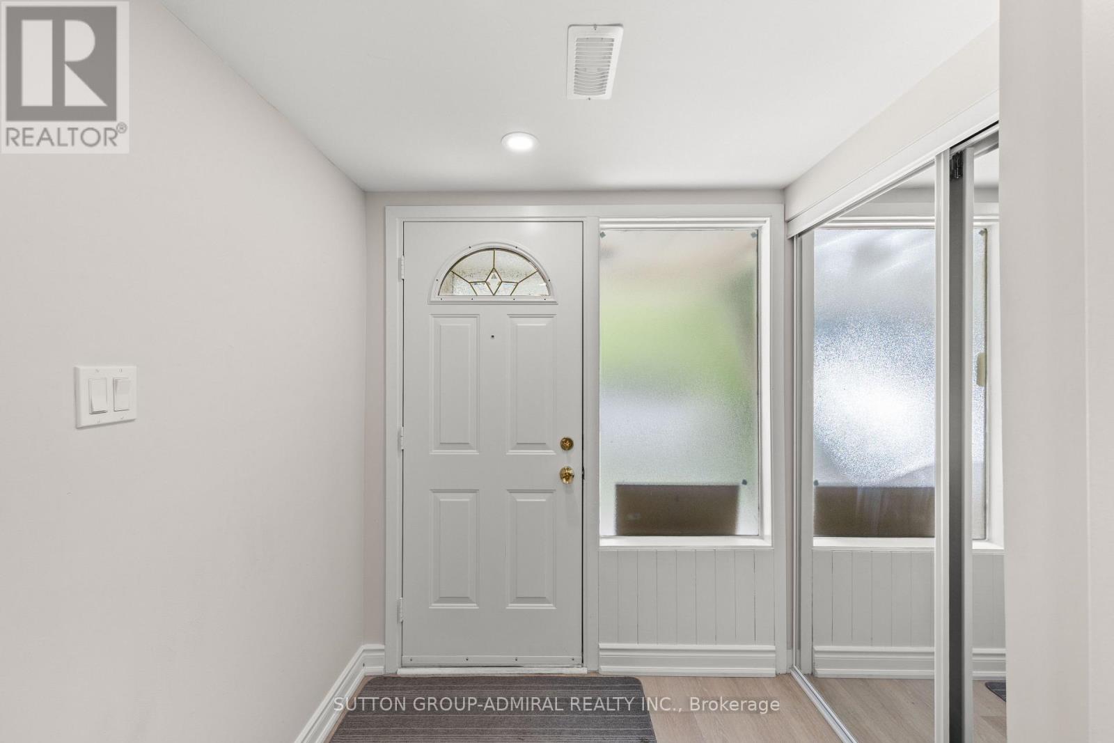 #7 45 POPLAR CRESCENT N - 6
