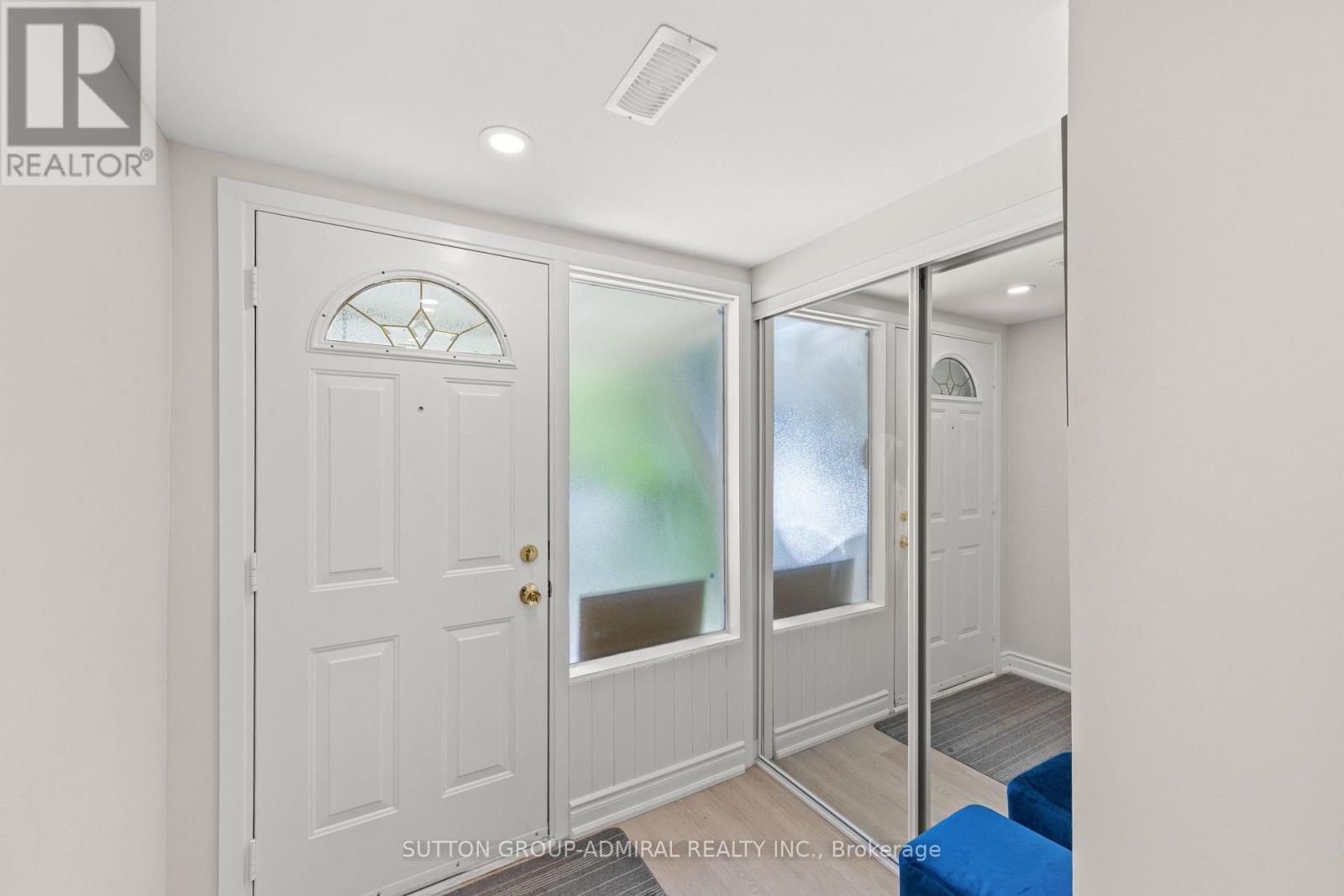 #7 45 POPLAR CRESCENT N - 7