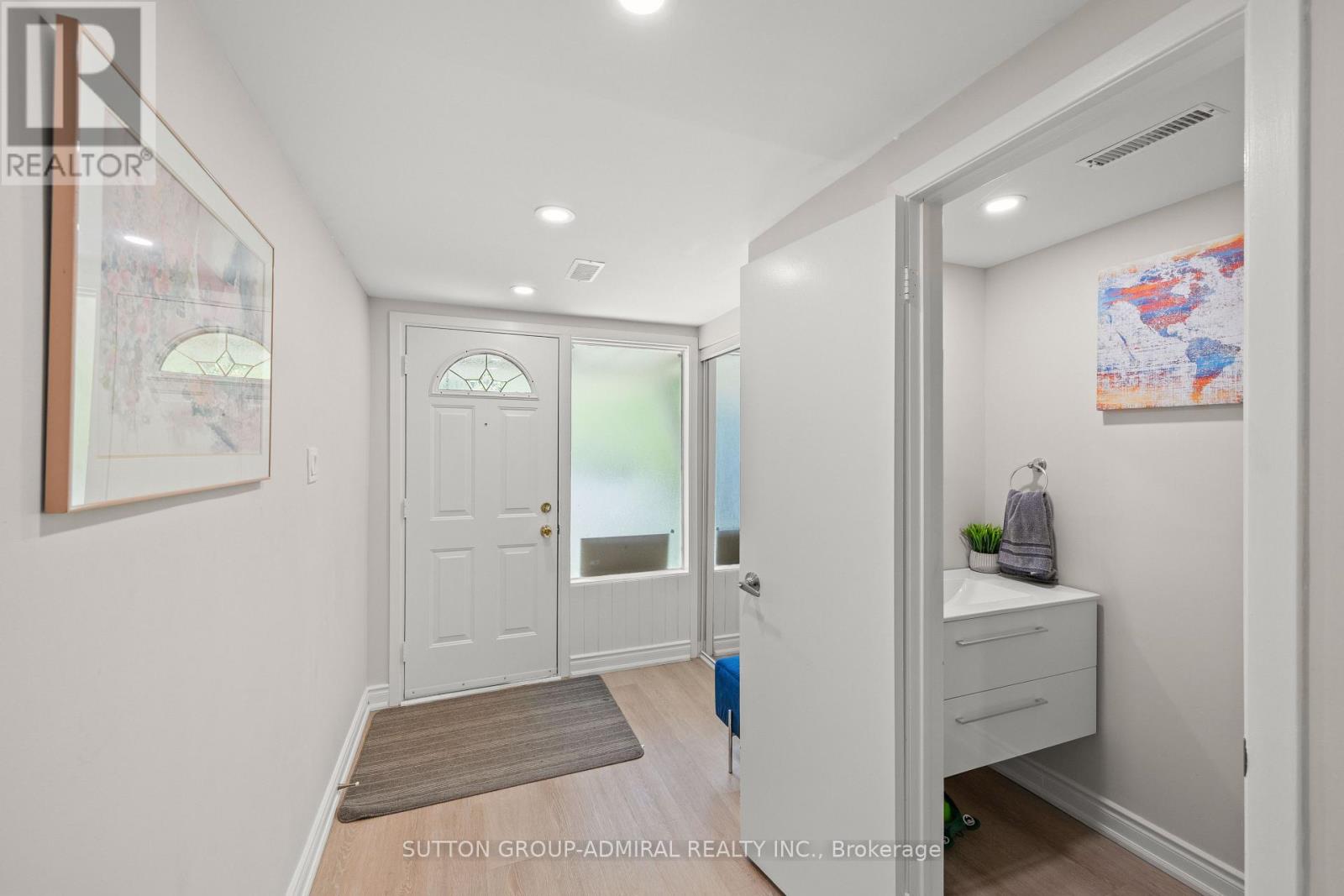 #7 45 POPLAR CRESCENT N - 9