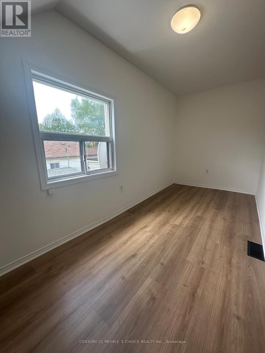 98 CHAMBERS AVENUE - 10