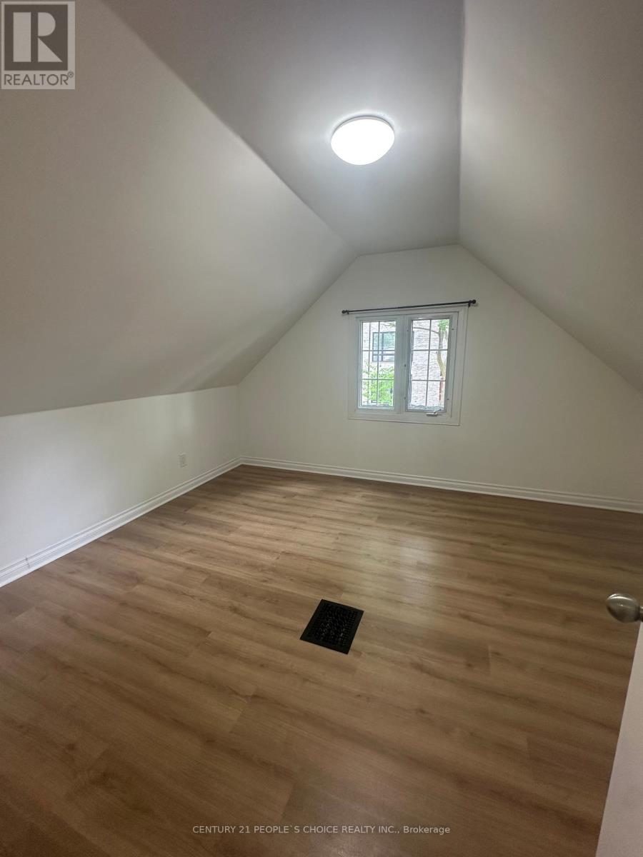 98 CHAMBERS AVENUE - 11