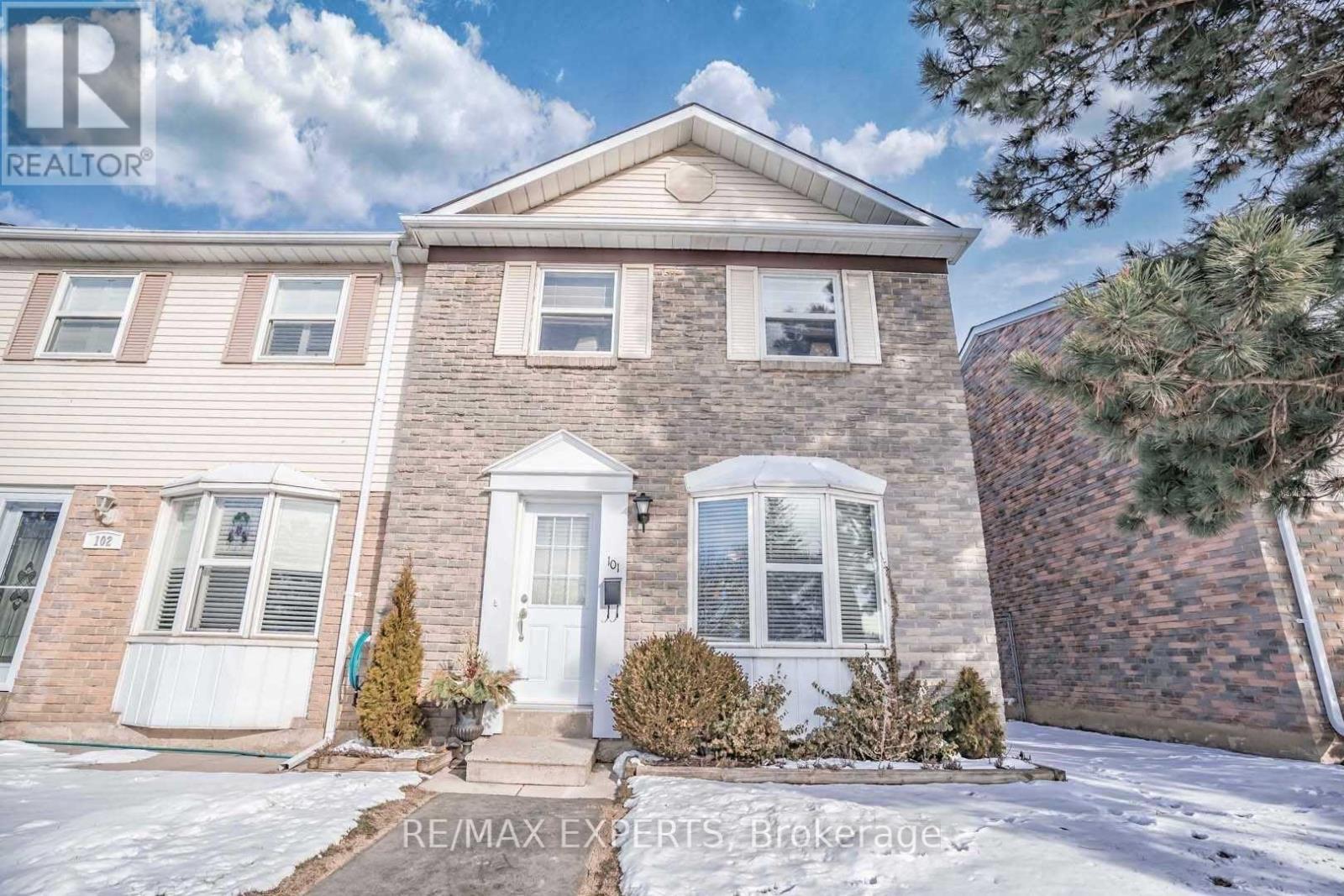 101 MORLEY CRESCENT - 1