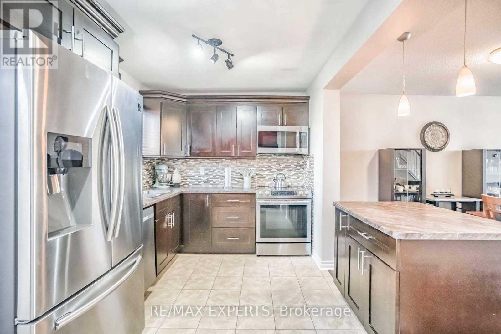 101 MORLEY CRESCENT - 12