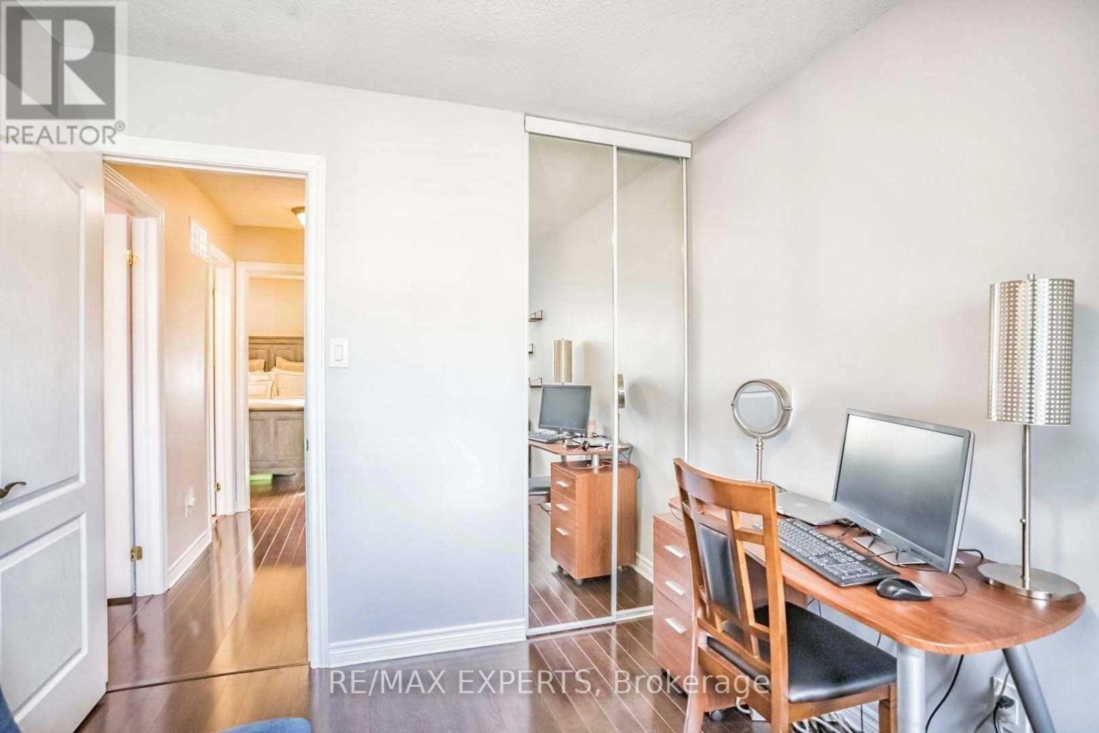 101 MORLEY CRESCENT - 20
