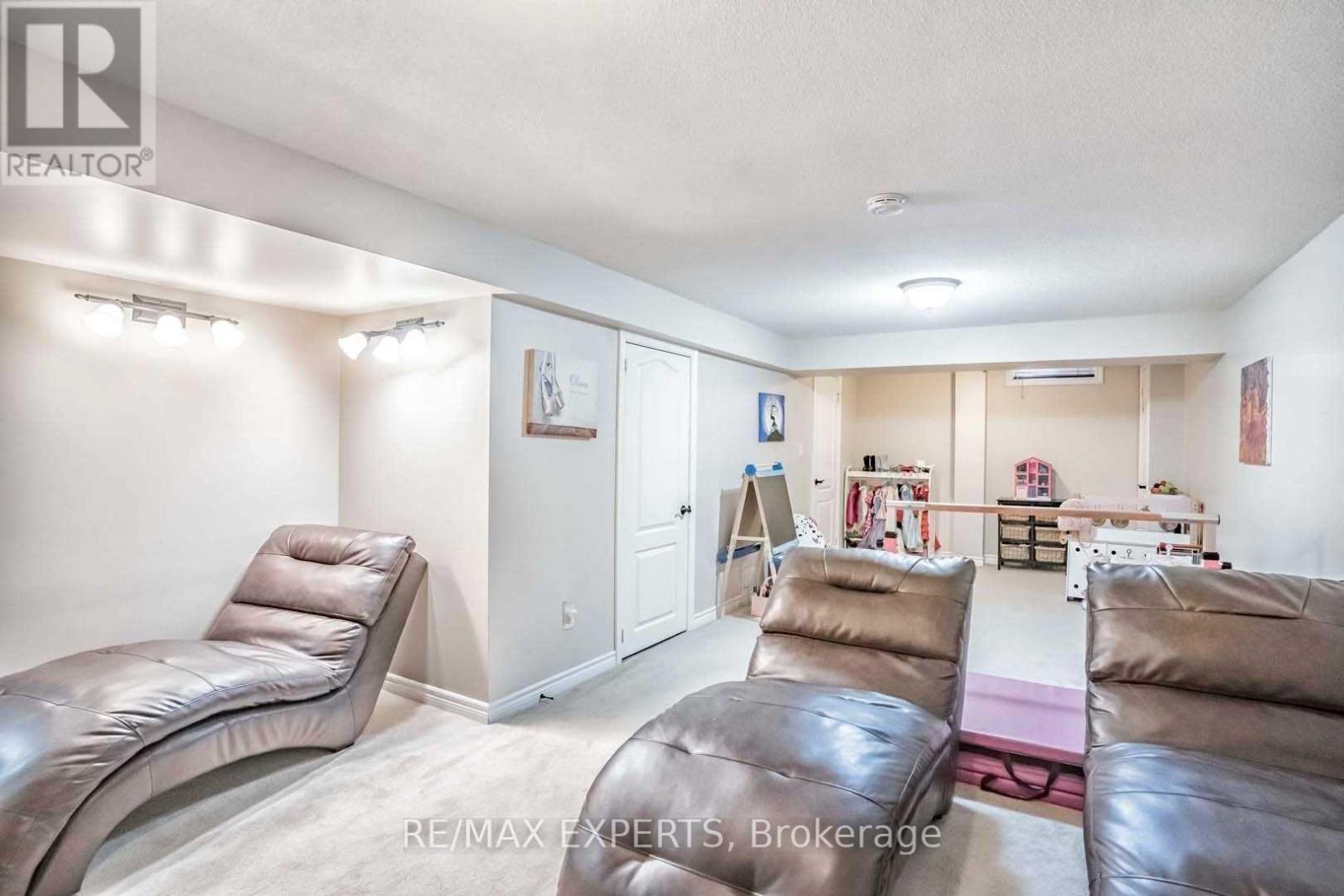 101 MORLEY CRESCENT - 22