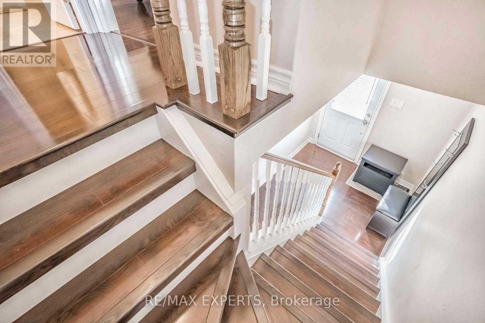 101 MORLEY CRESCENT - 23