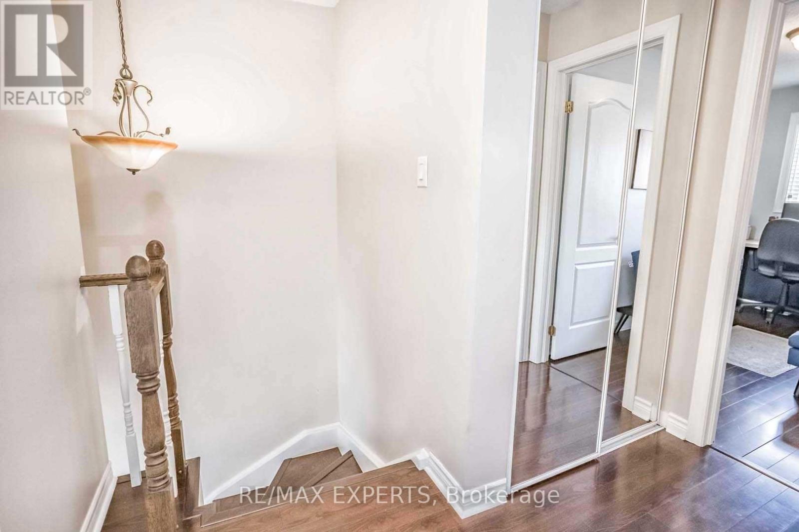 101 MORLEY CRESCENT - 24